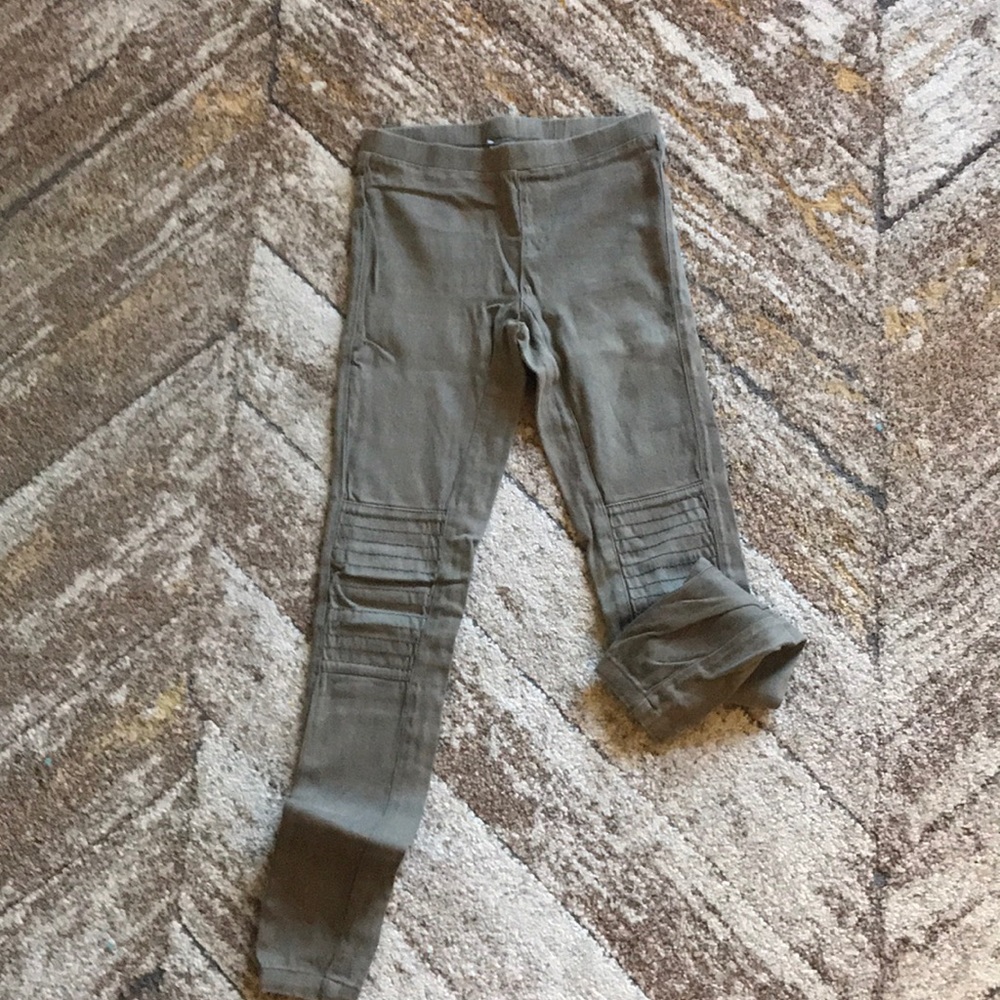 Camo green colored leggings